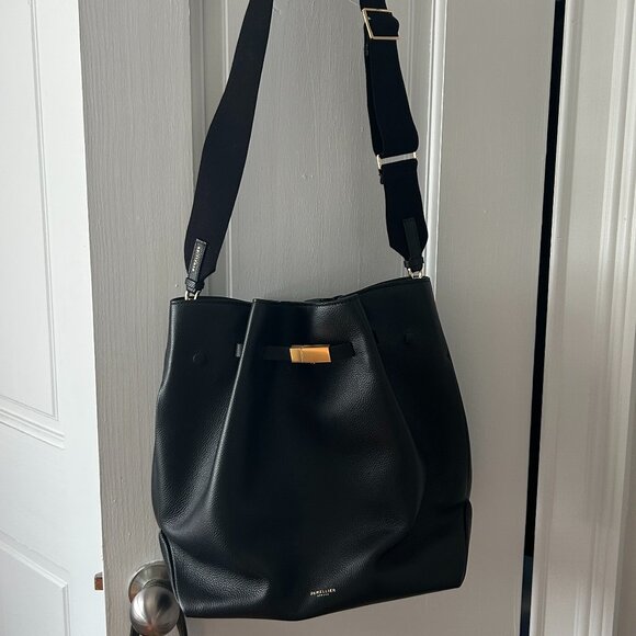 DeMellier New York Large Bucket Bag in Black leather